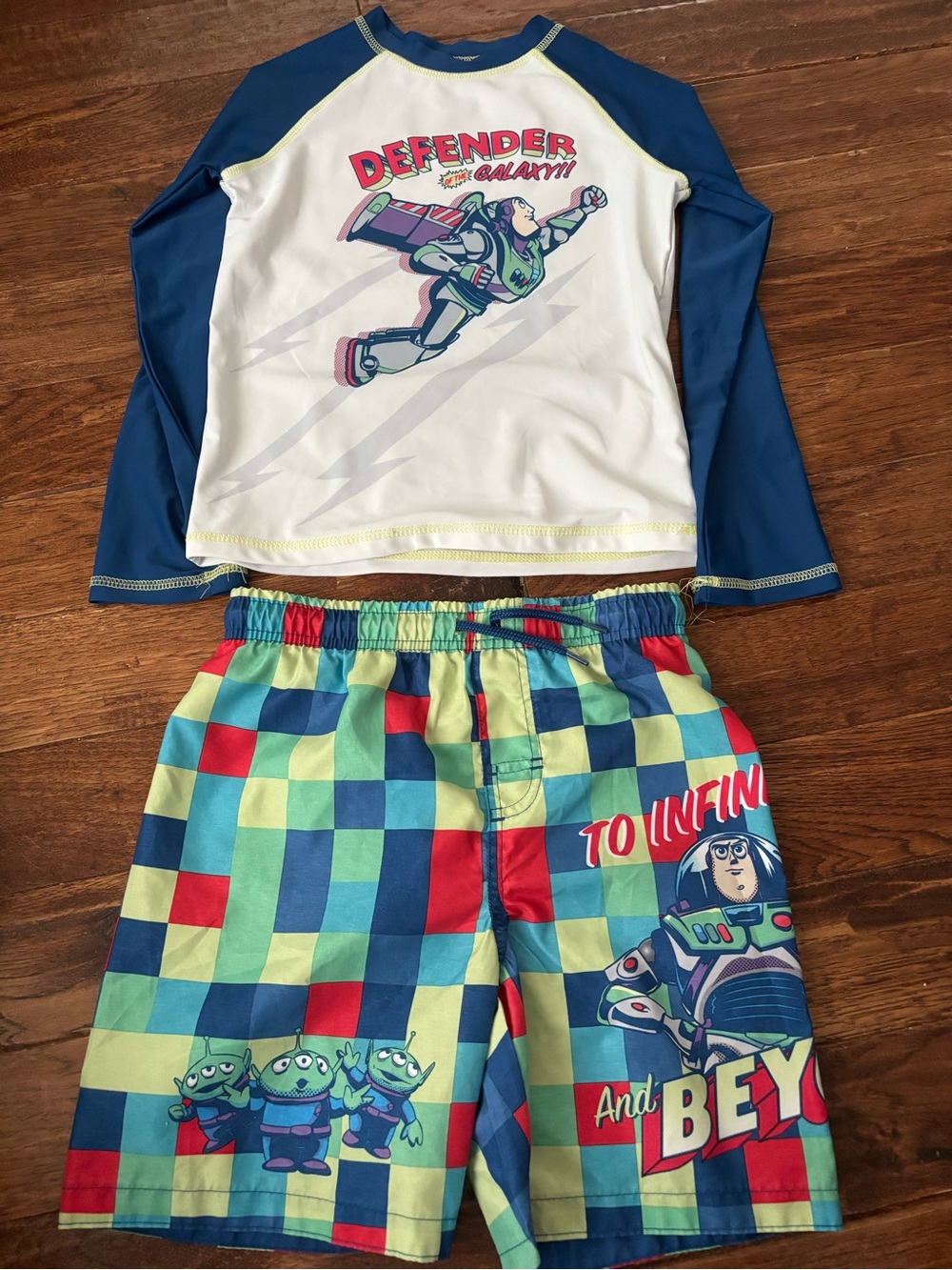 Disney Buzz Lightyear 6/7 Toy Story Swimsuit Set Boys Rashguard Trunks